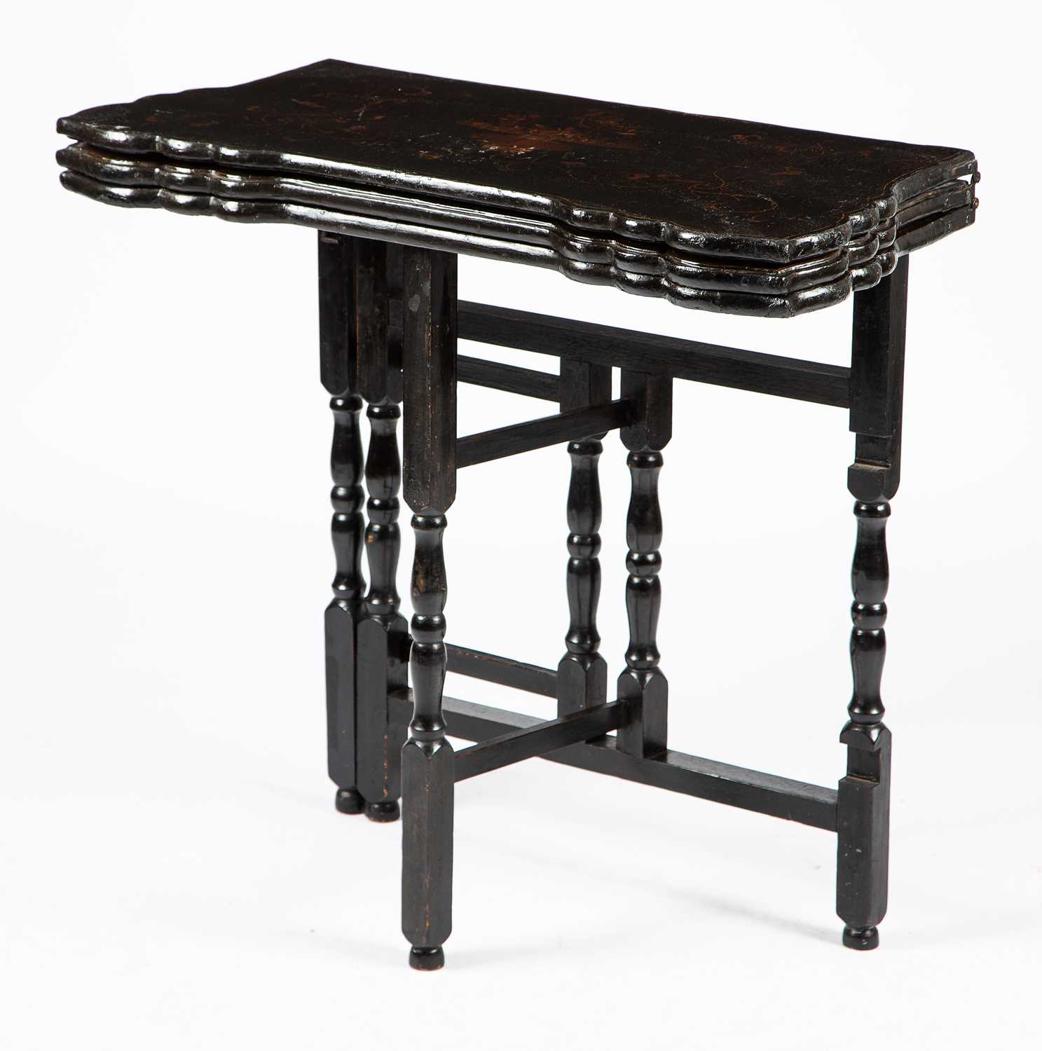 A RARE ANGLO-CHINESE EXPORT LACQUER CARD / TEA TABLE C.1720 the Chinese black lacquer shaped - Image 8 of 8