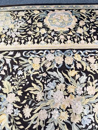 A LARGE CARPET OF 18TH CENTURY EUROPEAN DESIGN, 20TH CENTURY, the pale charcoal field centered by - Image 6 of 15