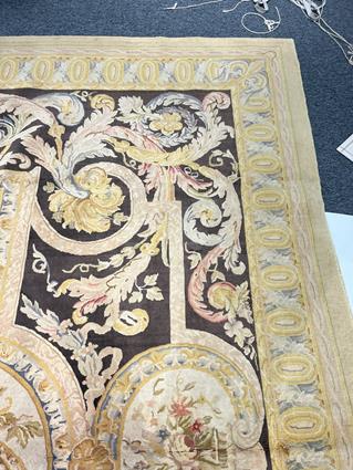 A SAVONNERIE DESIGN CARPET OF UNUSAL SIZE, 20TH CENTURY the lobed cream field centered by a rondel - Image 7 of 18