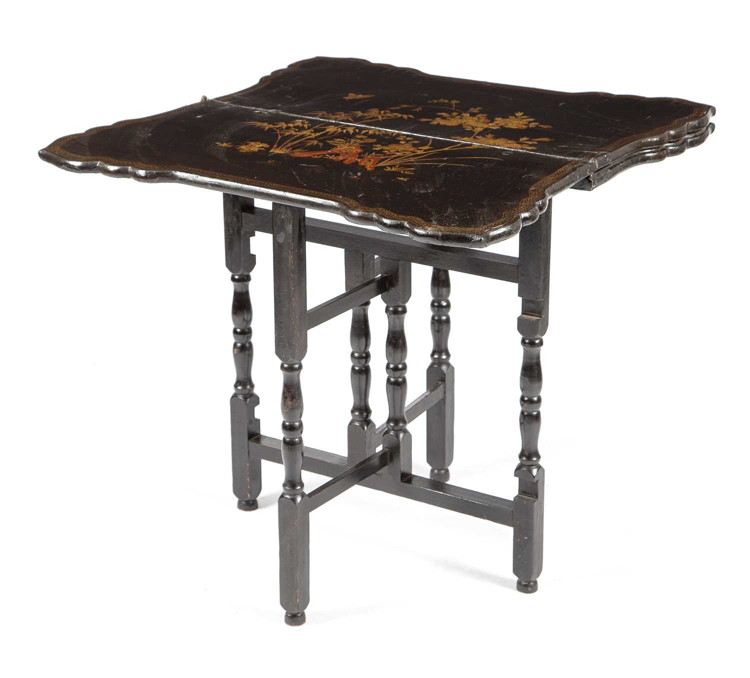 A RARE ANGLO-CHINESE EXPORT LACQUER CARD / TEA TABLE C.1720 the Chinese black lacquer shaped - Image 3 of 8