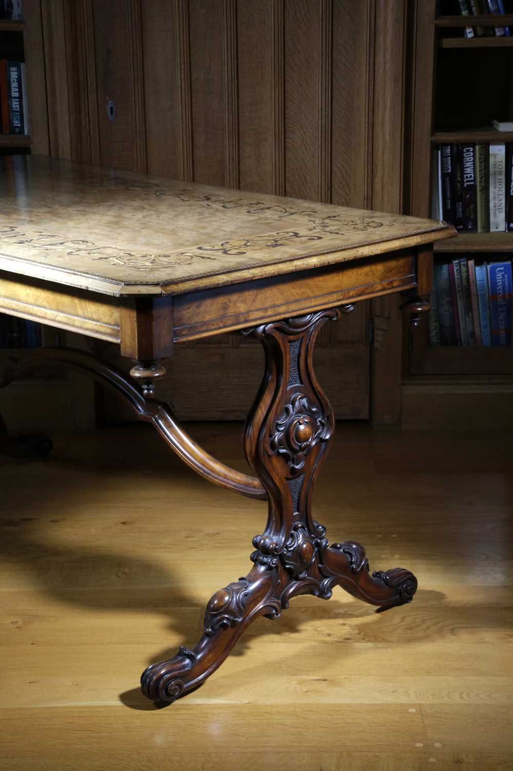 AN EARLY VICTORIAN WALNUT AND MARQUETRY LIBRARY TABLE C.1840-50 the canted rectangular top with a - Image 3 of 3