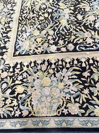 A LARGE CARPET OF 18TH CENTURY EUROPEAN DESIGN, 20TH CENTURY, the pale charcoal field centered by - Image 10 of 15