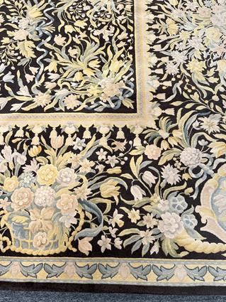 A LARGE CARPET OF 18TH CENTURY EUROPEAN DESIGN, 20TH CENTURY, the pale charcoal field centered by - Image 13 of 15