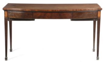 A GEORGE III MAHOGANY BOWFRONT SERVING TABLE POSSIBLY IRISH, LATE 18TH CENTURY inlaid with stringing