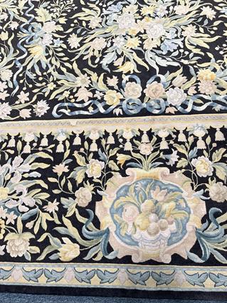 A LARGE CARPET OF 18TH CENTURY EUROPEAN DESIGN, 20TH CENTURY, the pale charcoal field centered by - Image 11 of 15