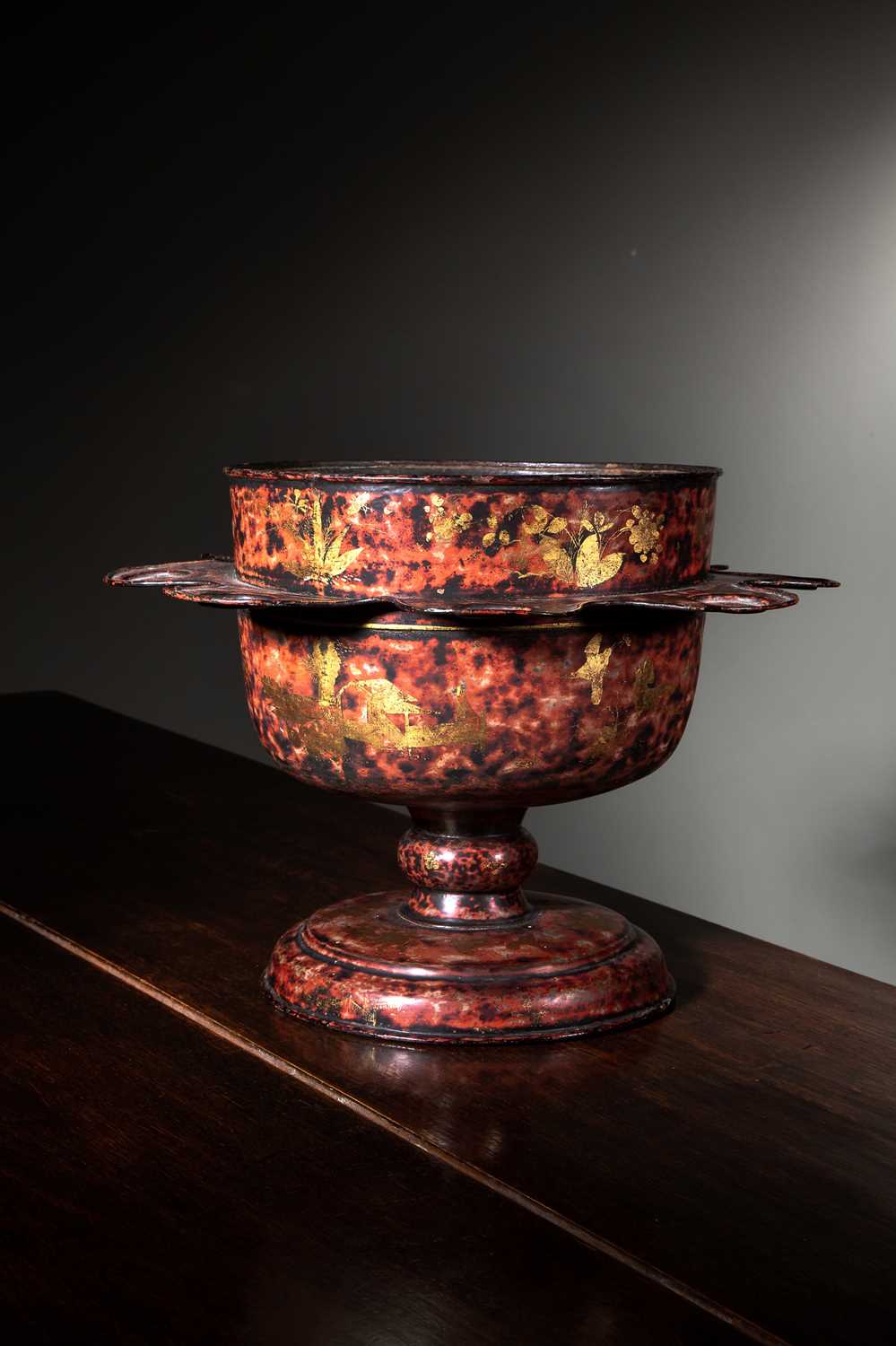 A RARE WILLIAM AND MARY FAUX TORTOISESHELL TÔLE PEINTE WASSAIL OR PUNCH BOWL C.1690 the rounded body - Image 2 of 2