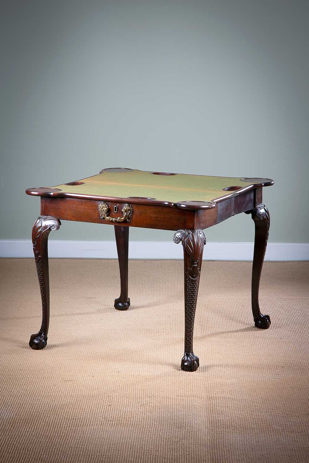 A FINE GEORGE II MAHOGANY CONCERTINA CARD TABLE C.1740-50 the fold-over top revealing a baize - Image 4 of 6