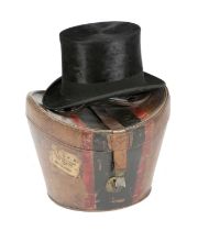 A BROWN LEATHER HAT BOX BY DREW & SONS, LATE 19TH / EARLY 20TH CENTURY the lid with impressed