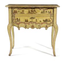 AN ITALIAN PAINTED AND LACCA POVERA SERPENTINE SIDE TABLE 18TH CENTURY parcel gilt and decorated