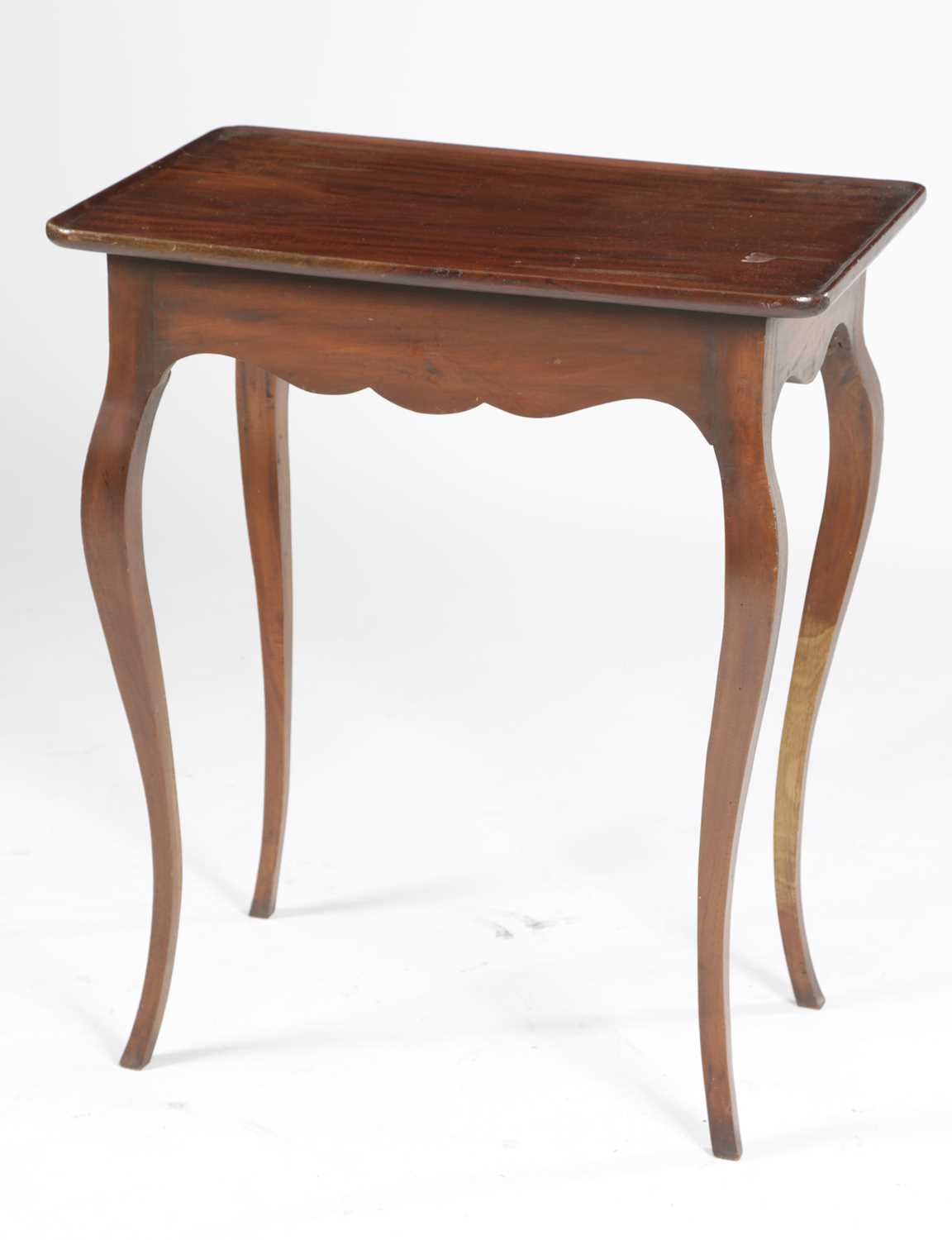 A CONTINENTAL MAHOGANY OCCASIONAL TABLE LATE 19TH / EARLY 20TH CENTURY the tray-top above a frieze - Image 4 of 4