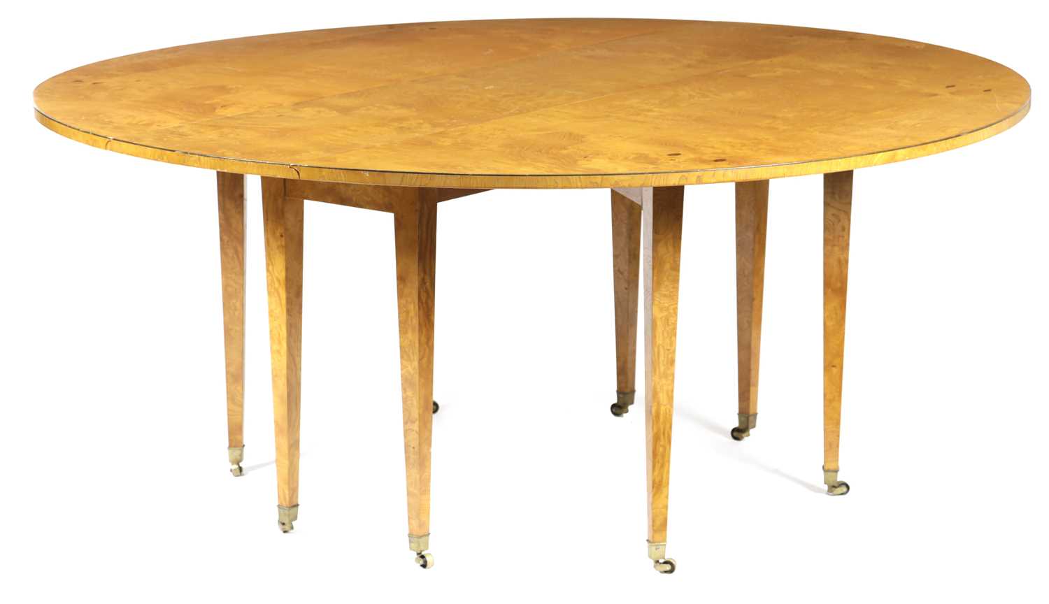 AN HUNGARIAN ASH DINING TABLE IN GEORGE III STYLE, LATE 20TH CENTURY the drop-leaf top above - Image 3 of 4
