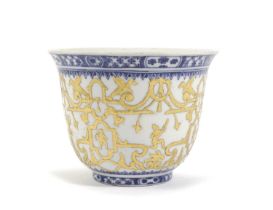 A SAMSON PORCELAIN BOWL AFTER SAINT CLOUD, LATE 19TH CENTURY decorated with raised gilding in the