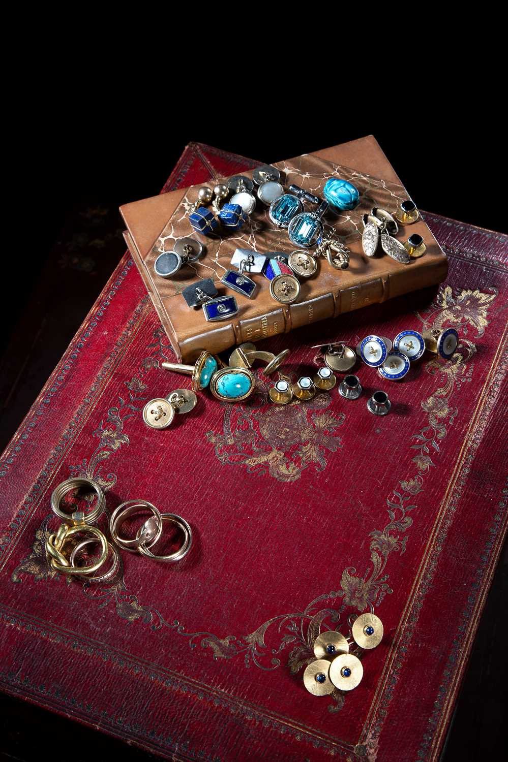 A MIXED LOT OF CUFFLINKS AND STUDS comprising: a pair of gold and lapis lazuli twisted cufflinks, - Image 2 of 2