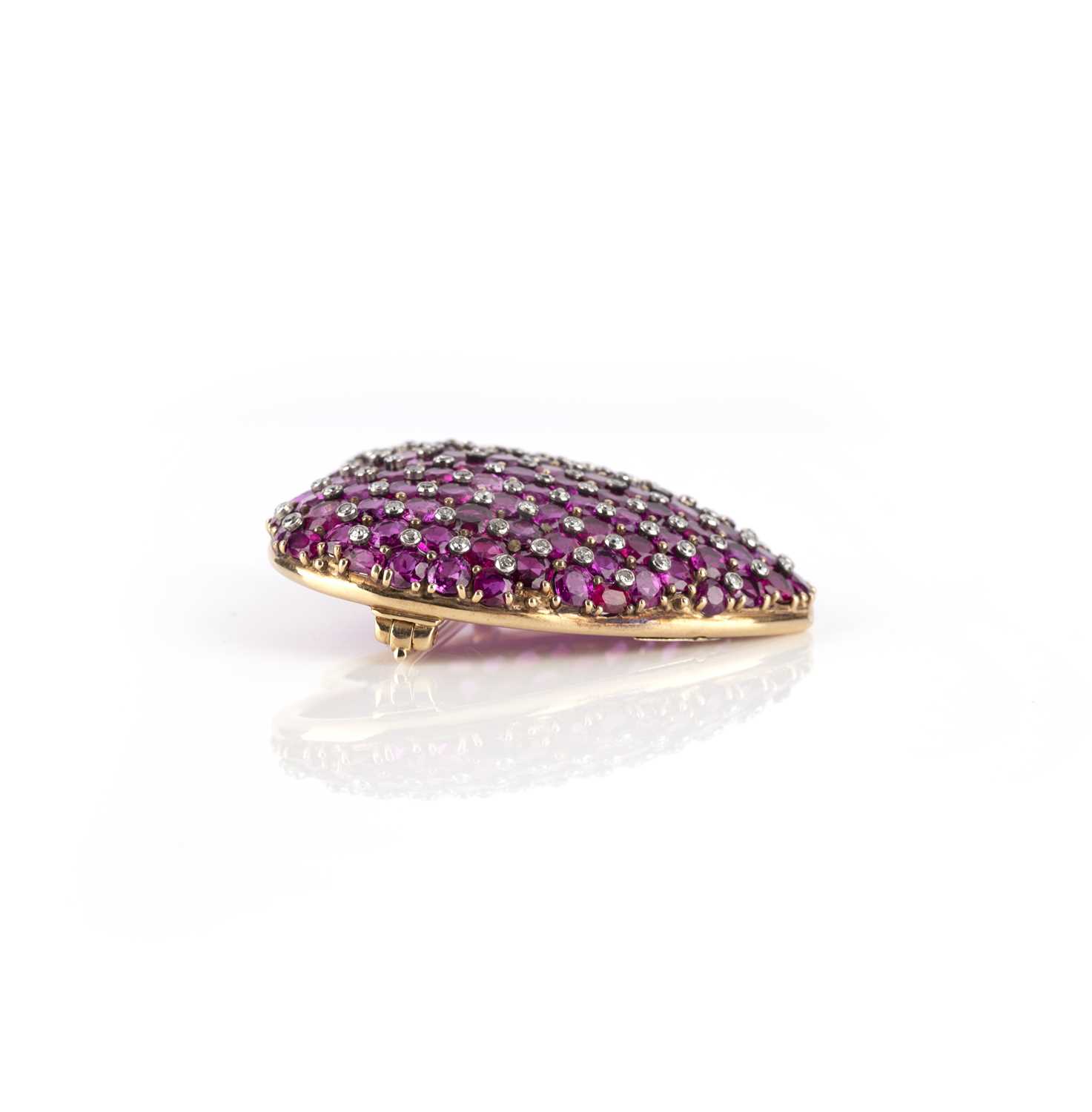 Trabert & Hoeffer Mauboussin, a pink sapphire and diamond brooch, 'Reflection', 1940s, designed as a - Image 6 of 6