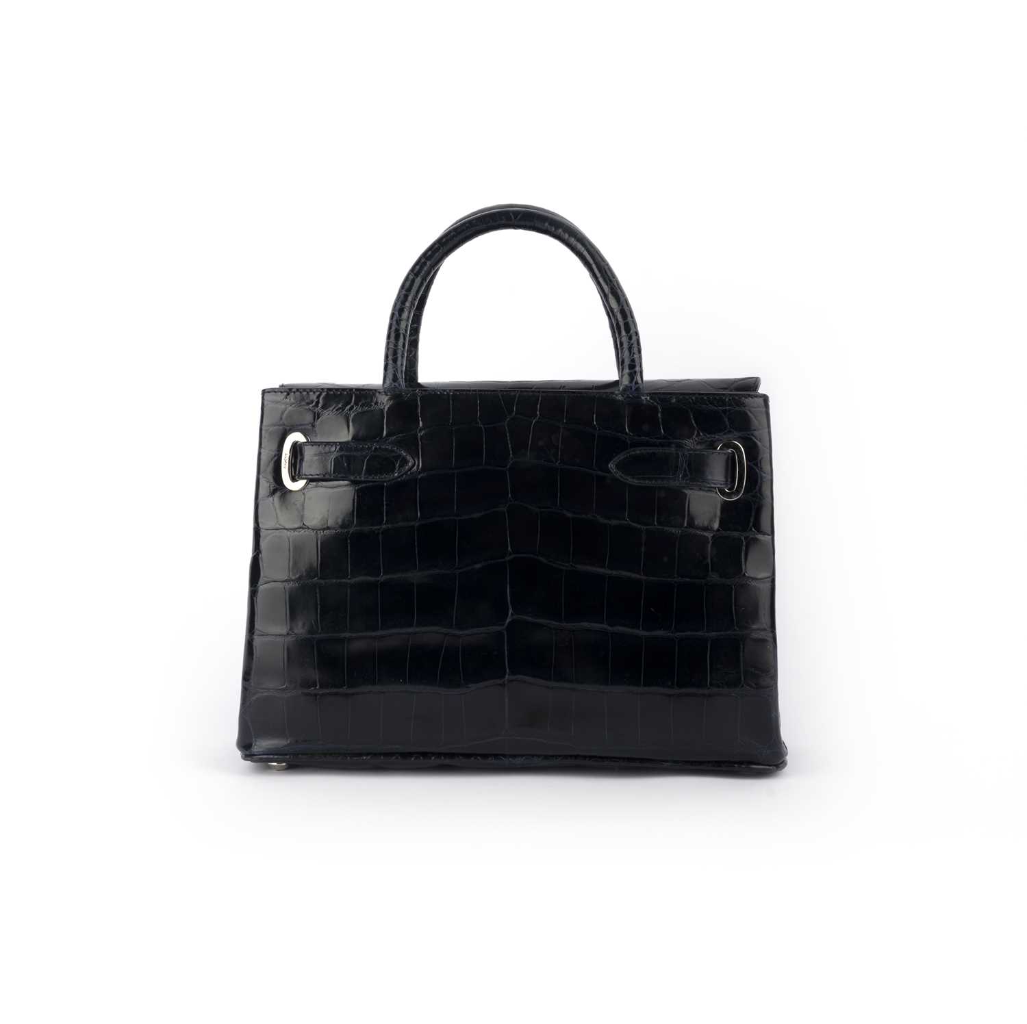 λ Asprey, a navy crocodile handbag 28.5cm wide, 20cm high, 10cm handle drop, includes coin purse, - Image 3 of 4