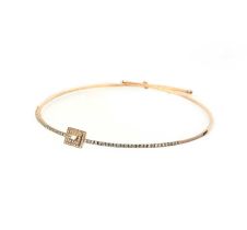 A diamond necklace, of choker design, the gold wire collar composed of flexible gold linking, set to