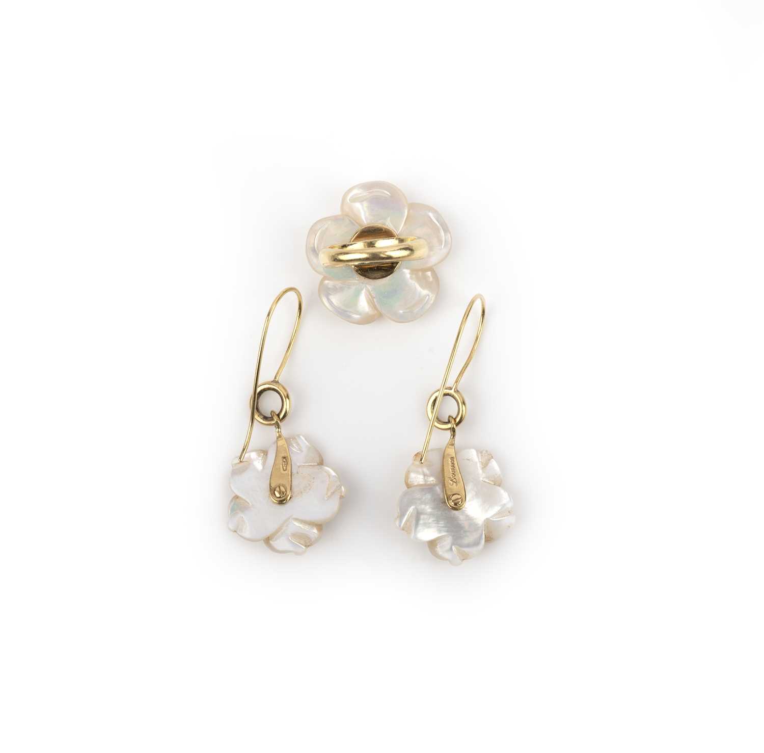 Vourakis, a mother of pearl and diamond demi-parure, comprising: a pair of earrings and a ring, each - Image 3 of 3