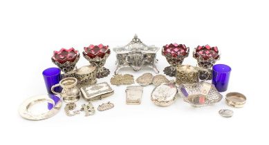 A mixed lot, comprising of silver items: a set of four Victorian salt cellars, by Henry