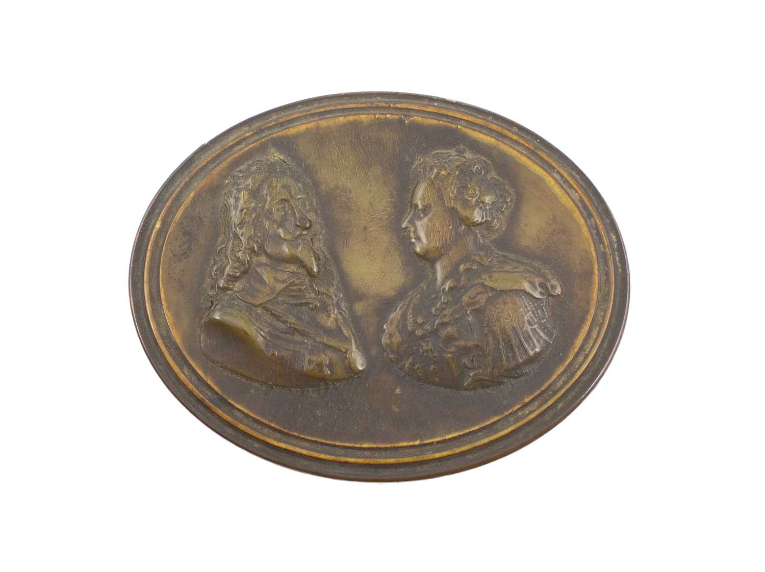 A Queen Anne pressed horn snuff box, unmarked, possibly by John Obrisset circa 1705-10, oval form,