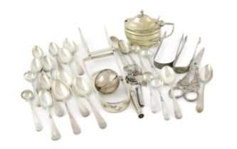 A mixed lot of silver items, comprising: a William IV silver asparagus tongs, six salt spoons,