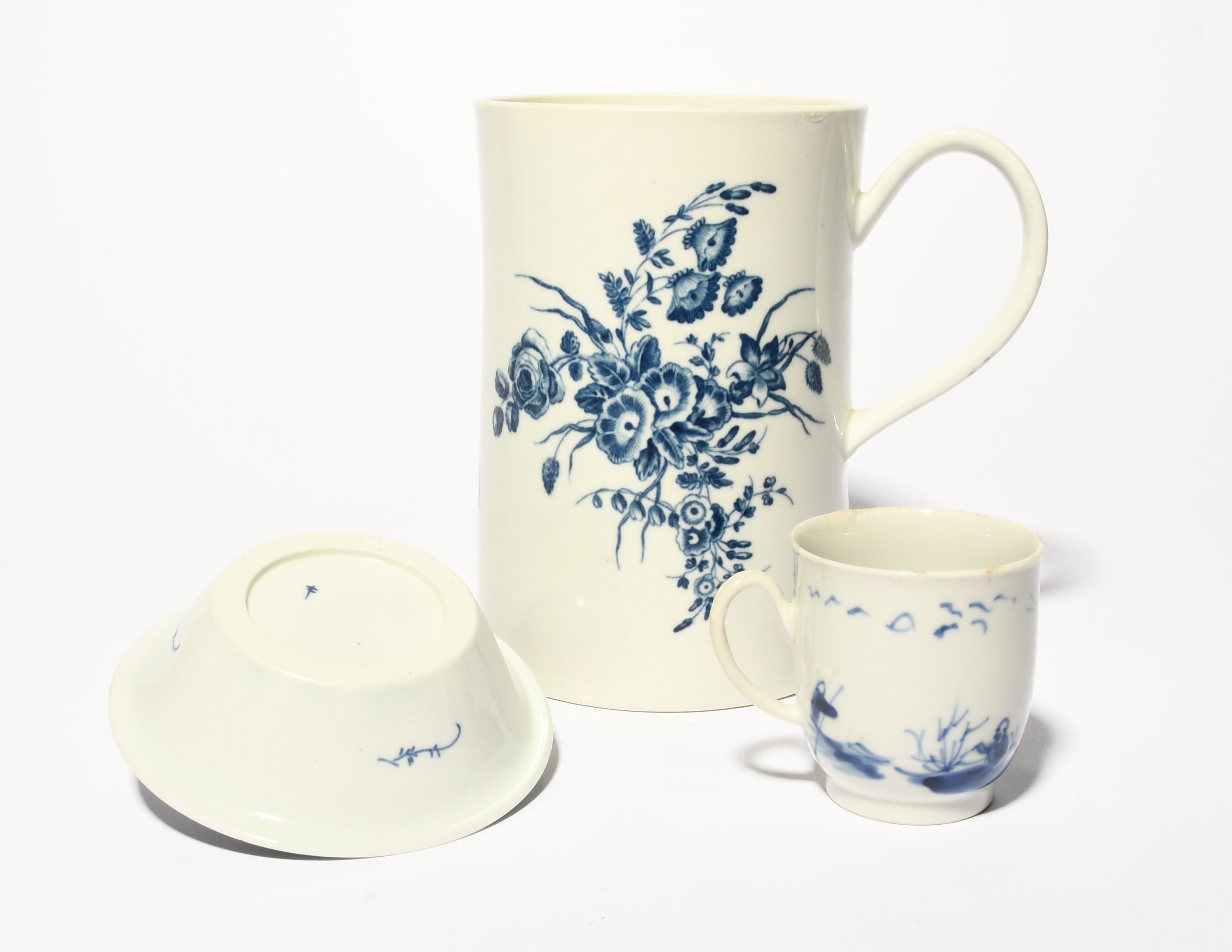 A Worcester blue and white patty pan and a mug , c.1760- 70, the patty pan painted with the Bare - Image 2 of 2