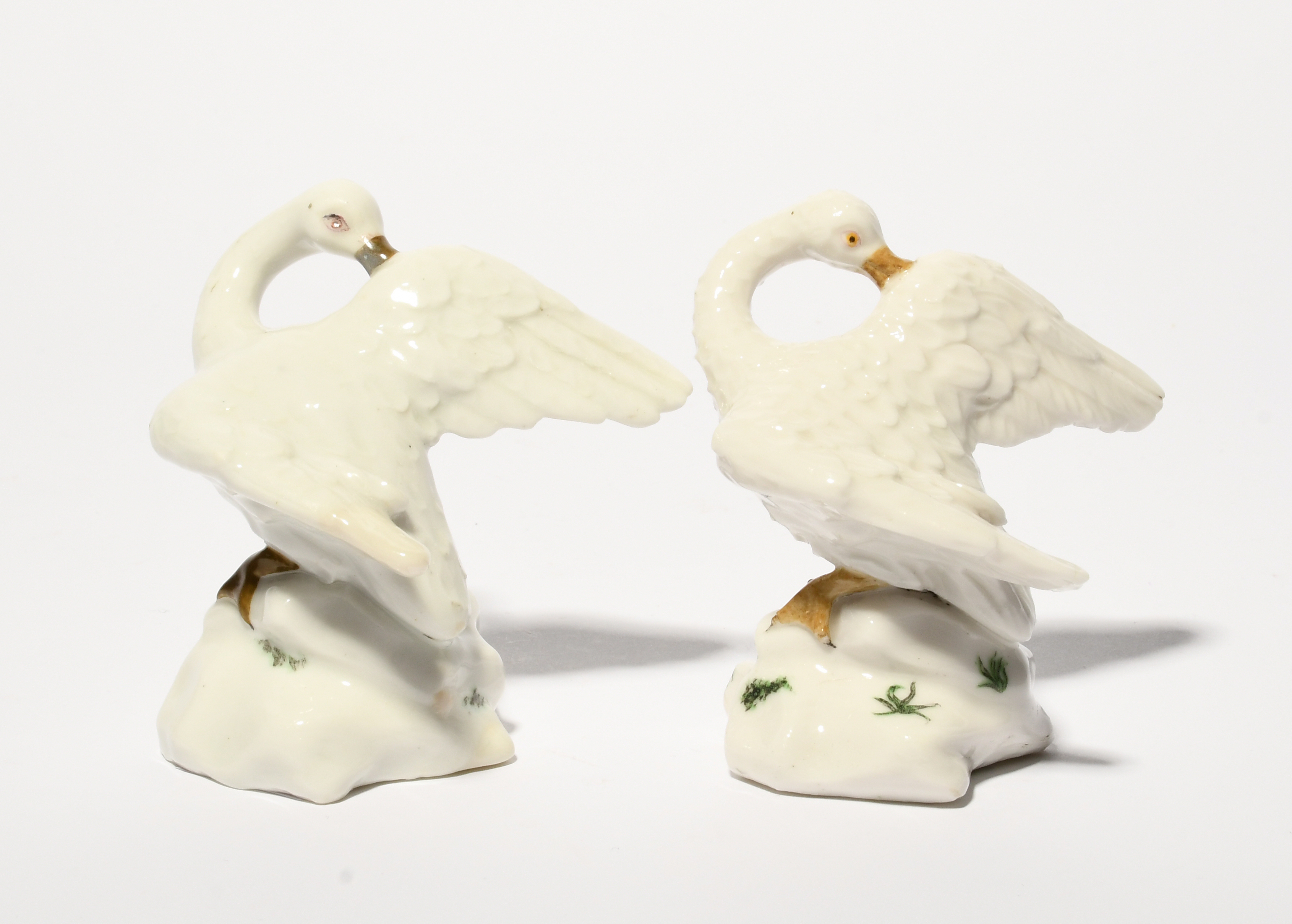 Two Capodimonte figures of swans, c.1748-55, modelled by Giuseppe Gricci, each preening its right - Image 2 of 3