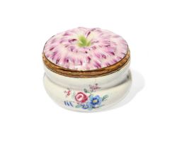 A composite Meissen and enamel snuff box, 2nd half 18th century, the top Meissen porcelain and