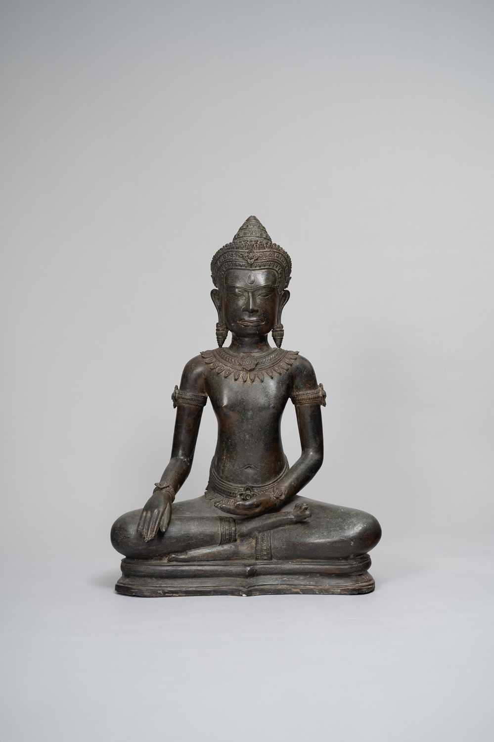 A THAI LOPBURI-STYLE BRONZE FIGURE OF BUDDHA 12TH CENTURY OR LATER Seated in dhyanasana on a plinth,
