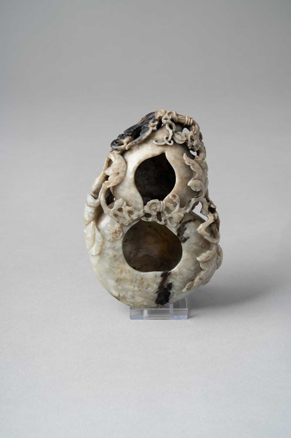 A CHINESE JADE DOUBLE GOURD-SHAPED BRUSH WASHER 18TH CENTURY The brush washer carved and pierced - Image 3 of 8