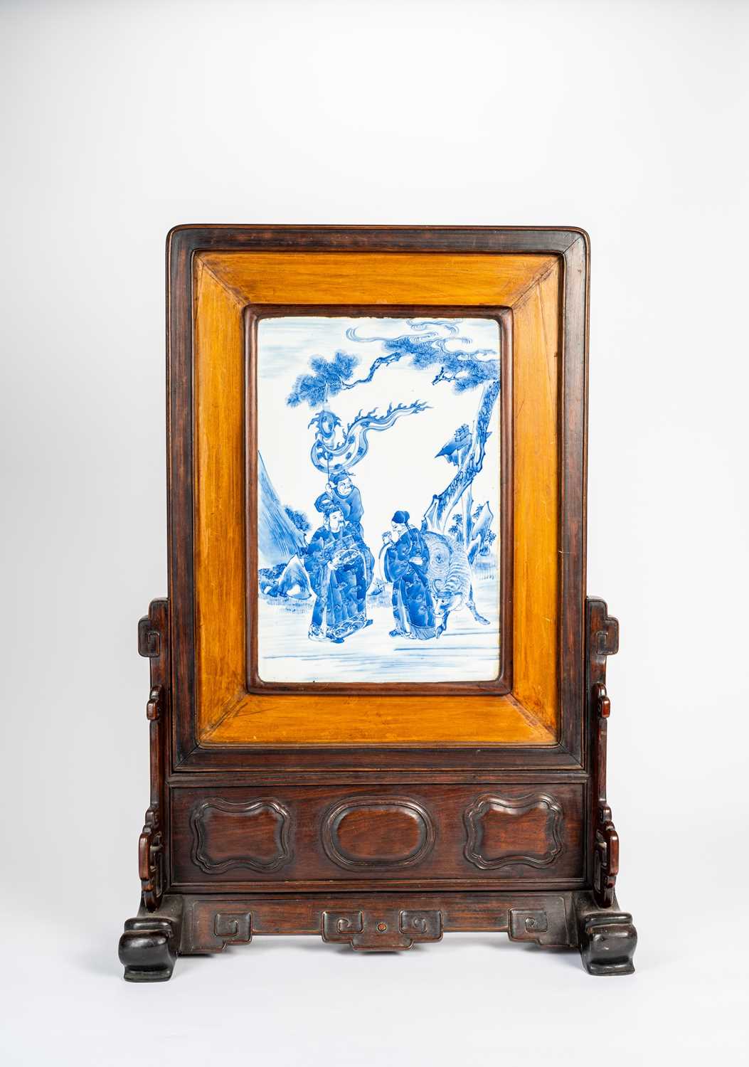 A CHINESE BLUE AND WHITE TABLE SCREEN LATE QING DYNASTY The rectangular plaque painted with deities,