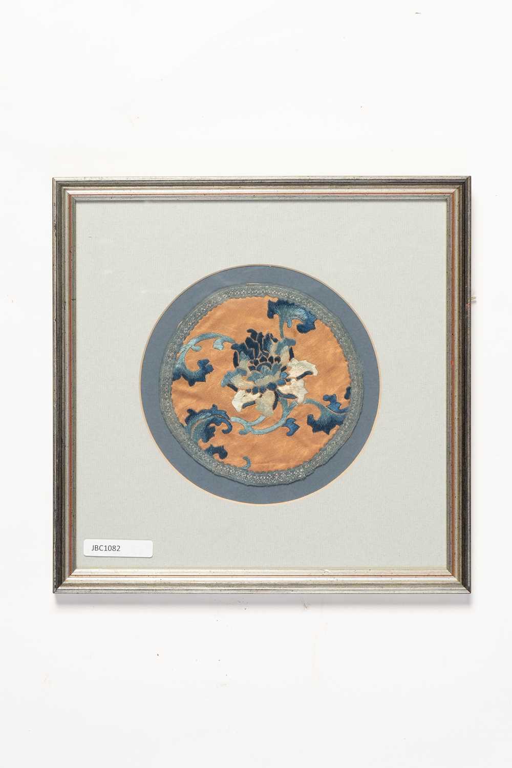 NO RESERVE A COLLECTION OF CHINESE EMBROIDERIES LATE QING DYNASTY Variously depicting flowers, - Image 2 of 13