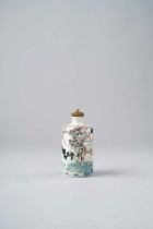 A LARGE CHINESE FAMILLE ROSE SNUFF BOTTLE GUANGXU 1875-1908 Decorated with three Pekinese in a