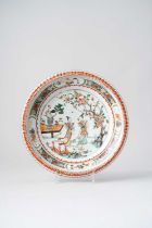 NO RESERVE A CHINESE FAMILLE VERTE 'LADIES' DISH KANGXI 1662-1722 Painted with a central scene of