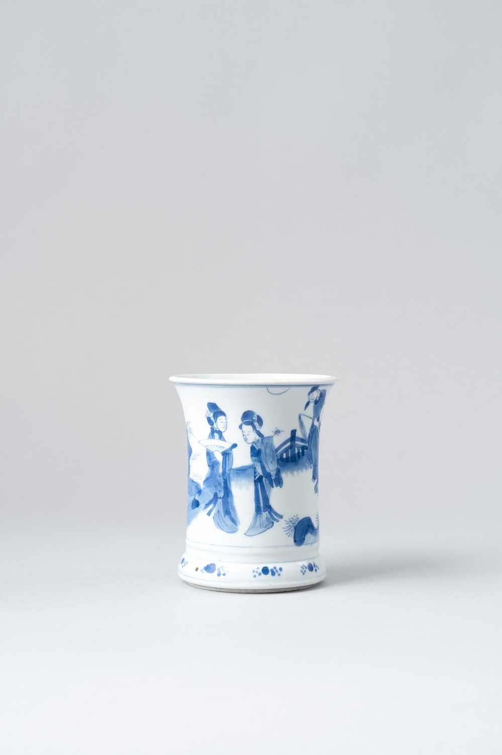 A CHINESE BLUE AND WHITE 'ROMANCE OF THE WESTERN CHAMBER' BRUSHPOT, BITONG KANGXI 1662-1722 The