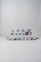 NO RESERVE A COLLECTION OF CHINESE TEABOWLS AND SAUCERS 18TH CENTURY Variously decorated in blue and