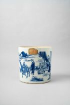 NO RESERVE A CHINESE BLUE AND WHITE TRANSITIONAL-STYLE BRUSHPOT, BITONG MODERN Painted with a