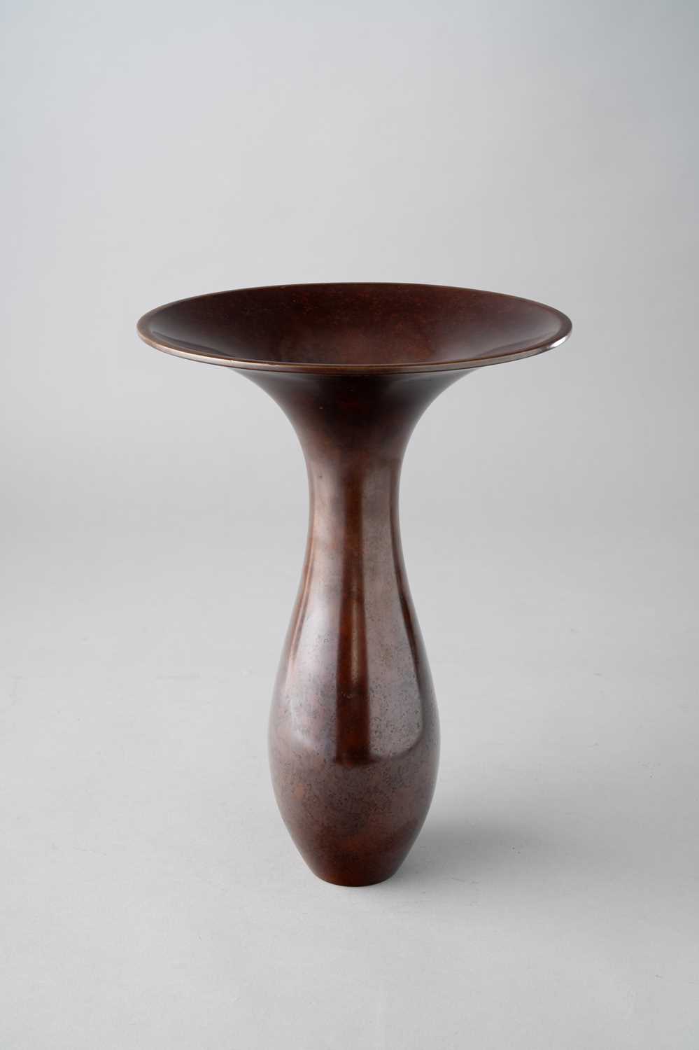 A TALL JAPANESE BRONZE VASE MEIJI OR LATER, 20TH CENTURY The elegant pear-shaped body with a