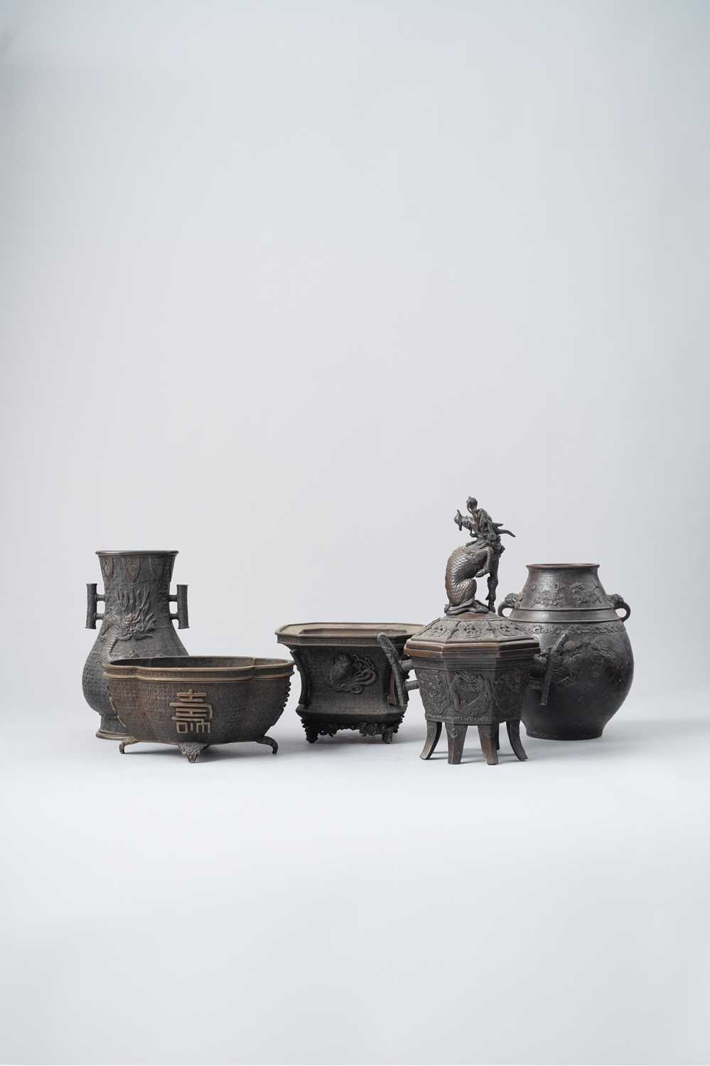 NO RESERVE A COLLECTION OF JAPANESE BRONZE PIECES MEIJI ERA, 19TH/20TH CENTURY Comprising: three