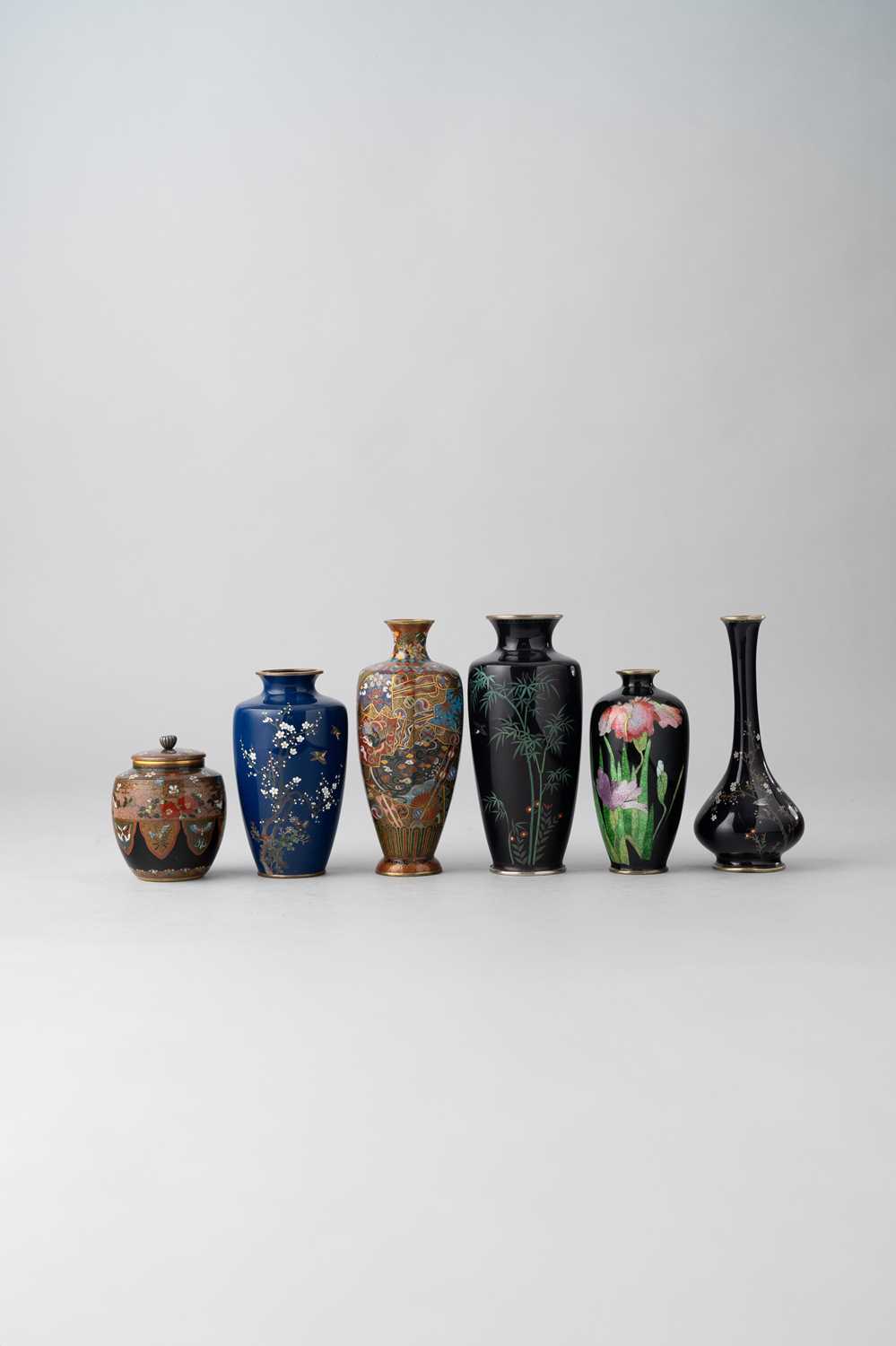 A COLLECTION OF JAPANESE CLOISONNE PIECES MEIJI AND LATER, 19TH/20TH CENTURY Comprised of four