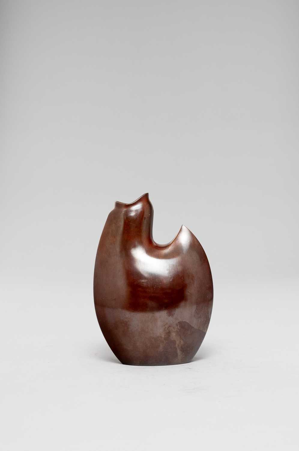 NO RESERVE NAKAJIMA YASUMI II (1905-86) SHOWA ERA, C.1960 A Japanese bronze vase cast as a