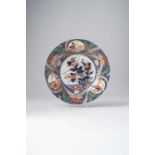 NO RESERVE A LARGE JAPANESE IMARI CHARGER EDO PERIOD, 18TH CENTURY Decorated in underglaze blue,