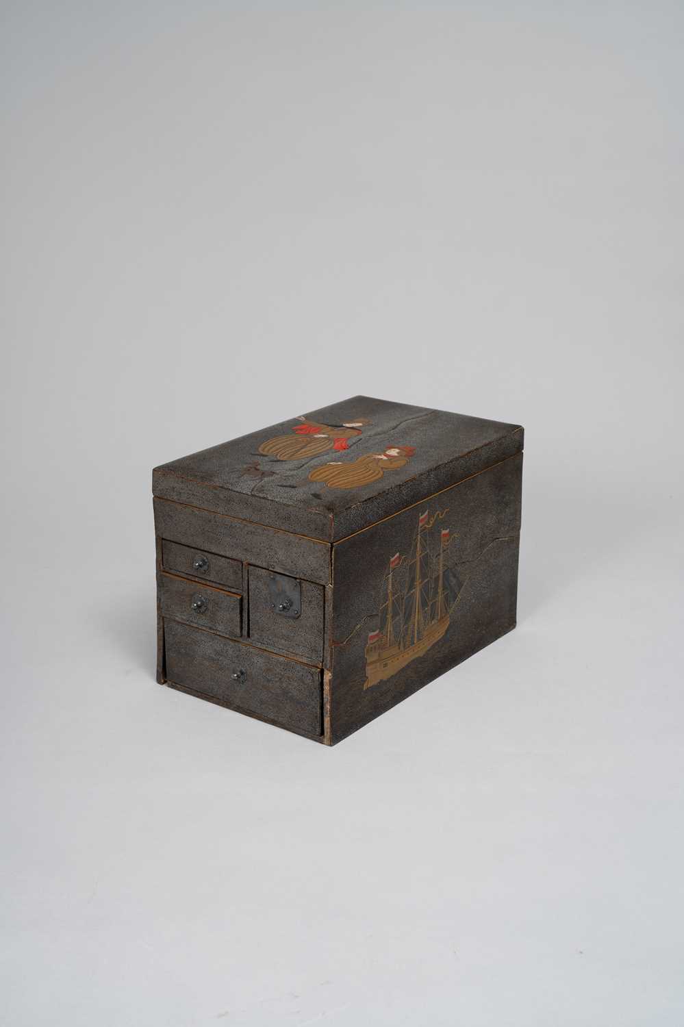 NO RESERVE A RARE JAPANESE NANBAN-STYLE SUZURIBAKO (WRITING BOX) WITH PORTUGUESE FIGURES PROBABLY