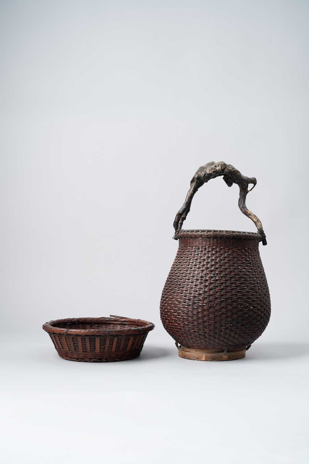NO RESERVE A TALL JAPANESE BAMBOO HANAKAGO (FLOWER BASKET) MEIJI OR TAISHO, 19TH OR 20TH CENTURY For