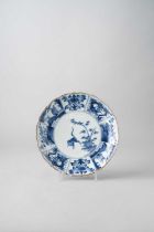 A JAPANESE BLUE AND WHITE KAKIEMON FOLIATE DISH EDO PERIOD, LATE 17TH CENTURY The ai-Kakiemon dish