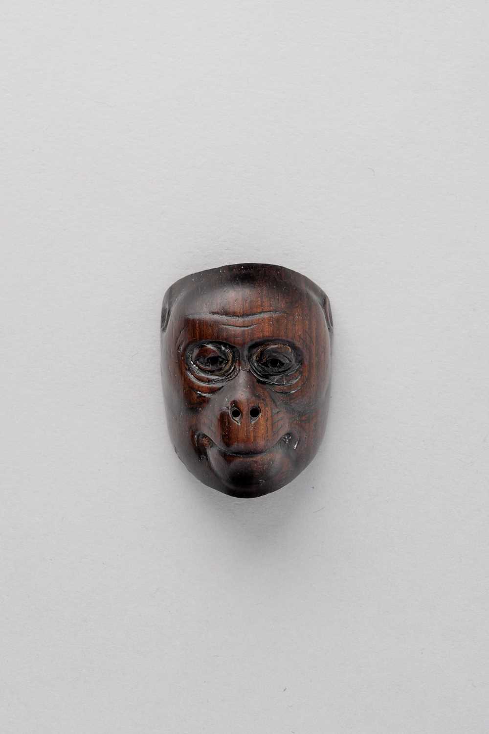 NO RESERVE A JAPANESE WOOD MASK NETSUKE OF SARU EDO/MEIJI, 19TH CENTURY Naturalistically rendered