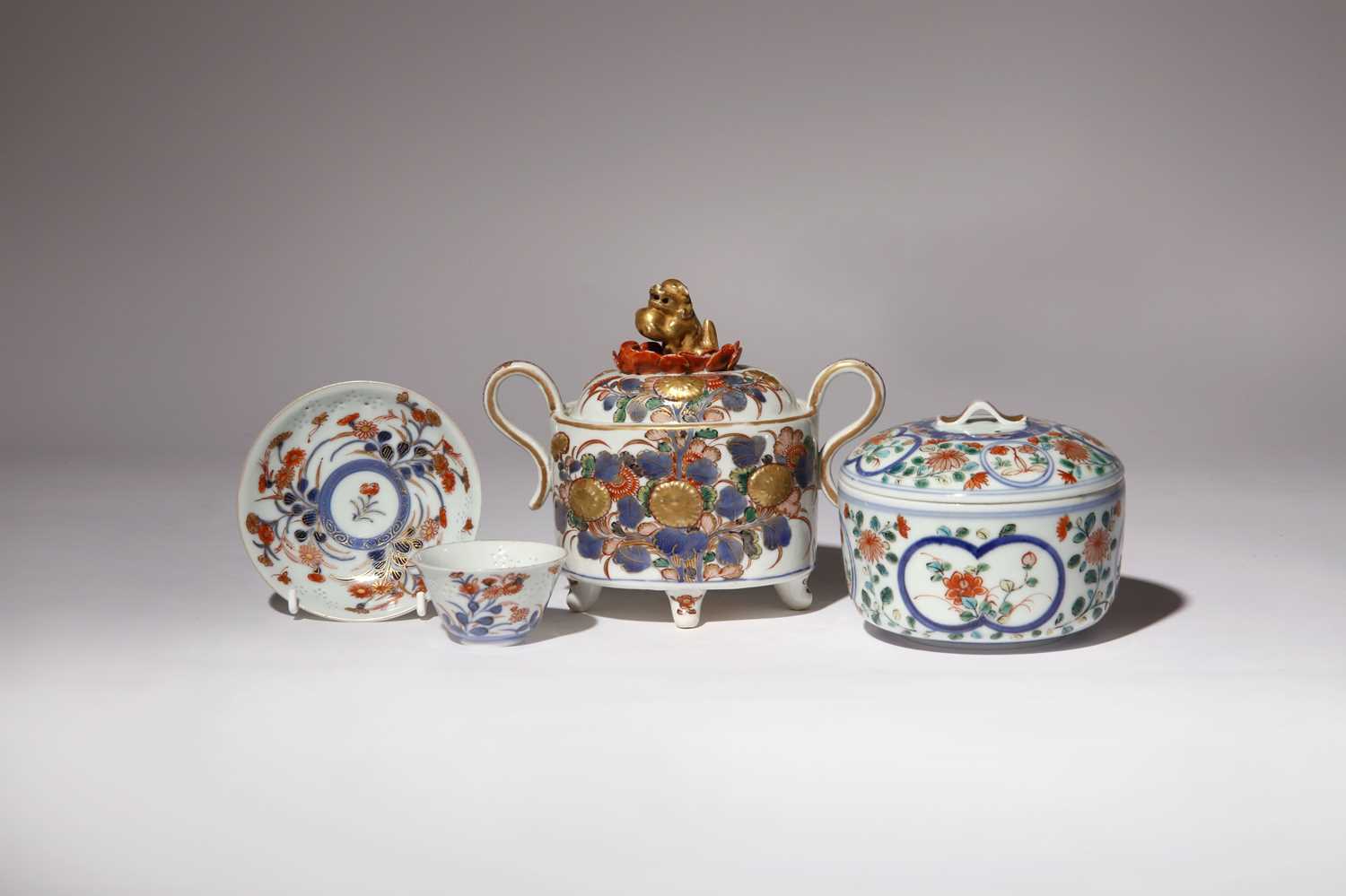 A COLLECTION OF JAPANESE PORCELAIN ITEMS EDO PERIOD, 18TH CENTURY The first a double-handled koro,