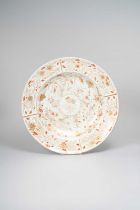A LARGE JAPANESE 'GOLD IMARI' DISH EDO PERIOD, C.1700 Richly decorated in gilt, pink and red