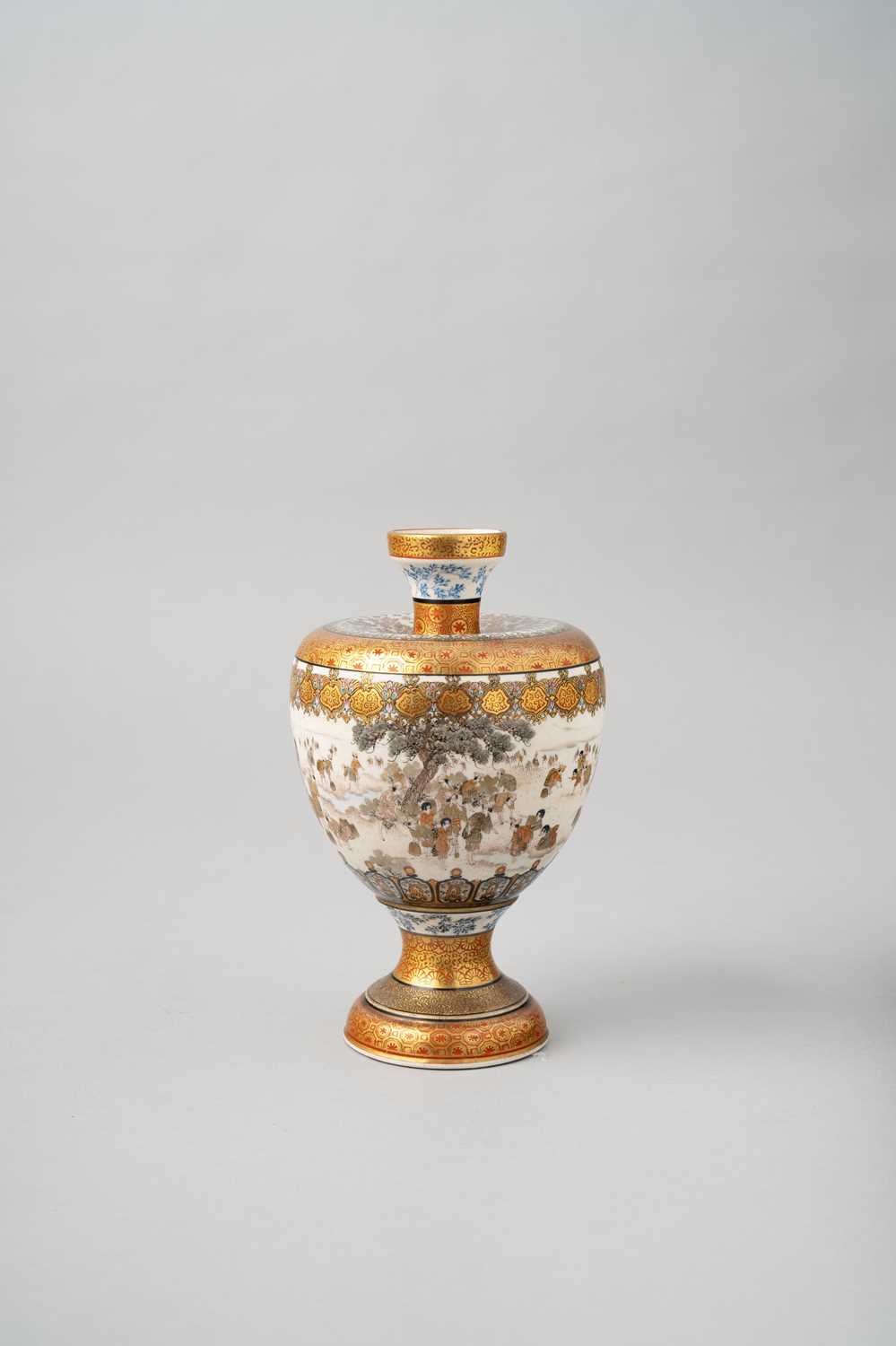 A GOOD JAPANESE KUTANI VASE MEIJI ERA, 19TH/20TH CENTURY Of baluster shape, raised on a flaring foot