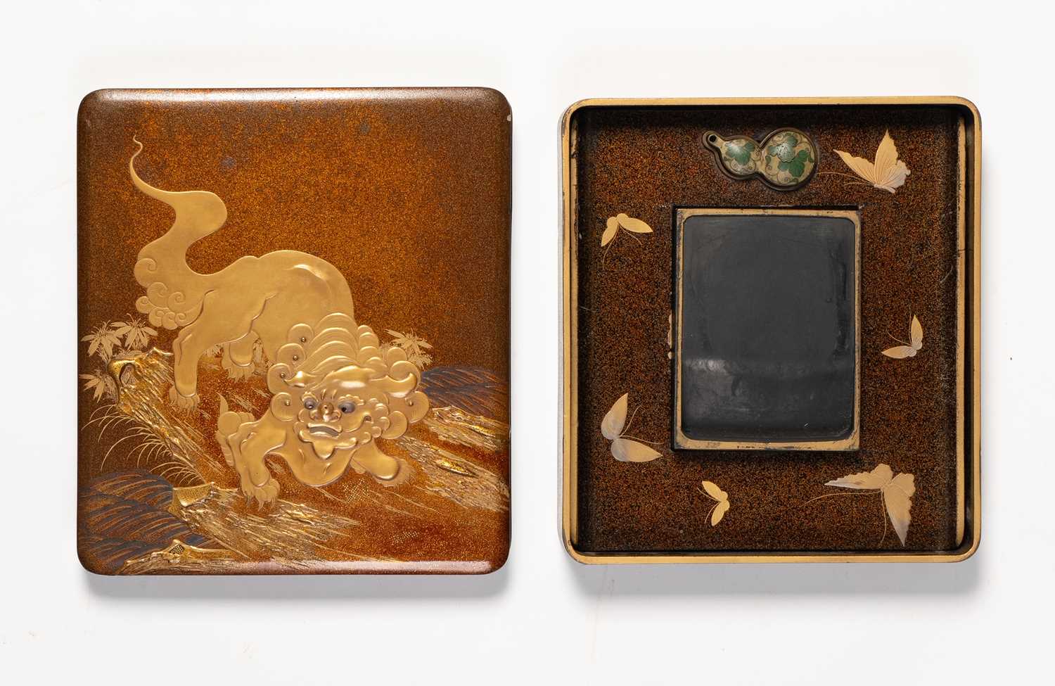 NO RESERVE A JAPANESE GOLD LACQUER SUZURIBAKO (WRITING BOX) MEIJI ERA, 19TH/20TH CENTURY The