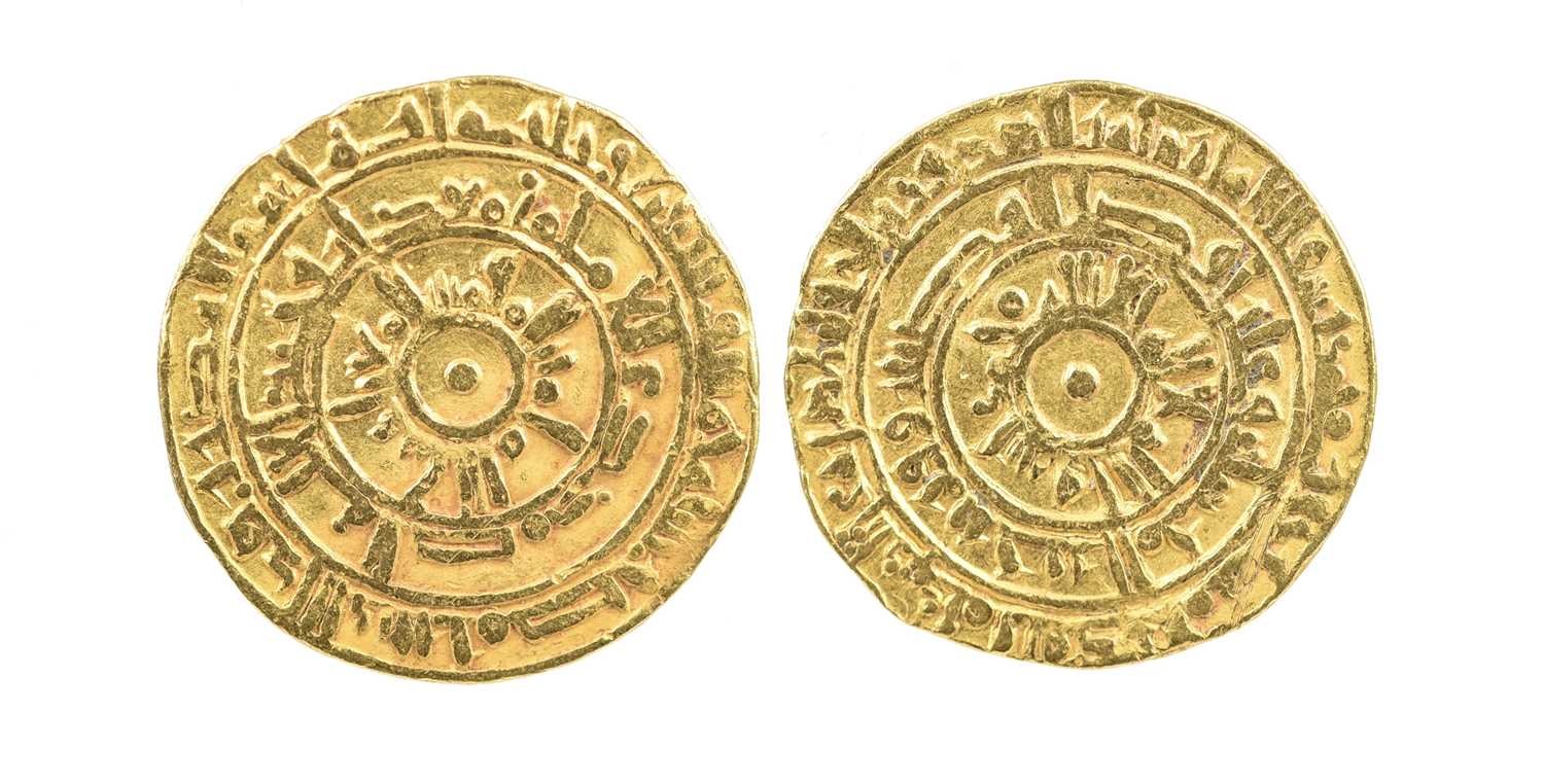 Fatimid Caliphs of Egypt: al-Mu'izz (341-365AH/935-975AD), gold dinar, 4.13g (F 11), very fine. 21.